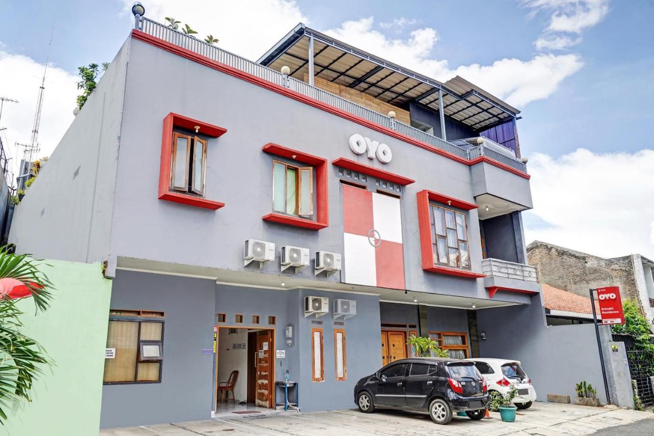 Oyo 1932 Srimahi Residence Bandung Buitenkant foto