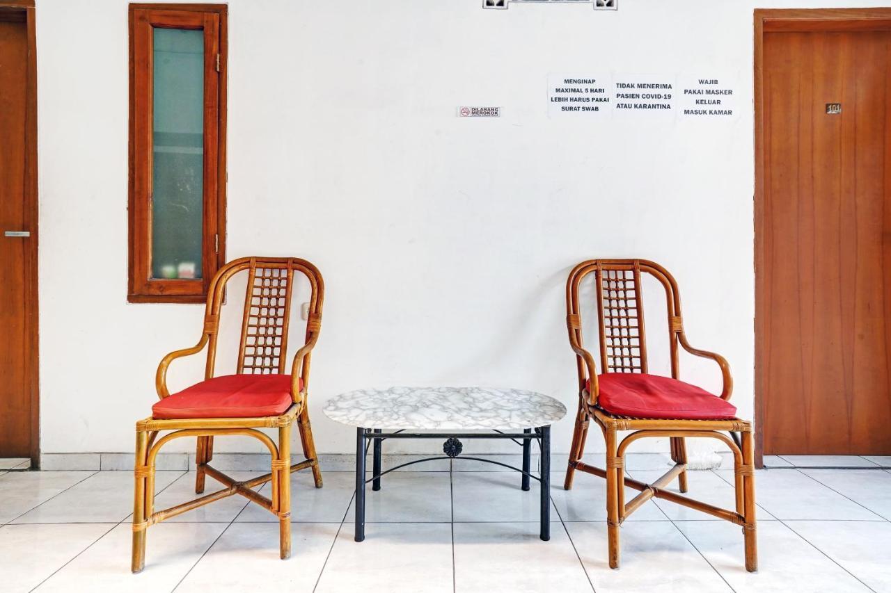 Oyo 1932 Srimahi Residence Bandung Buitenkant foto
